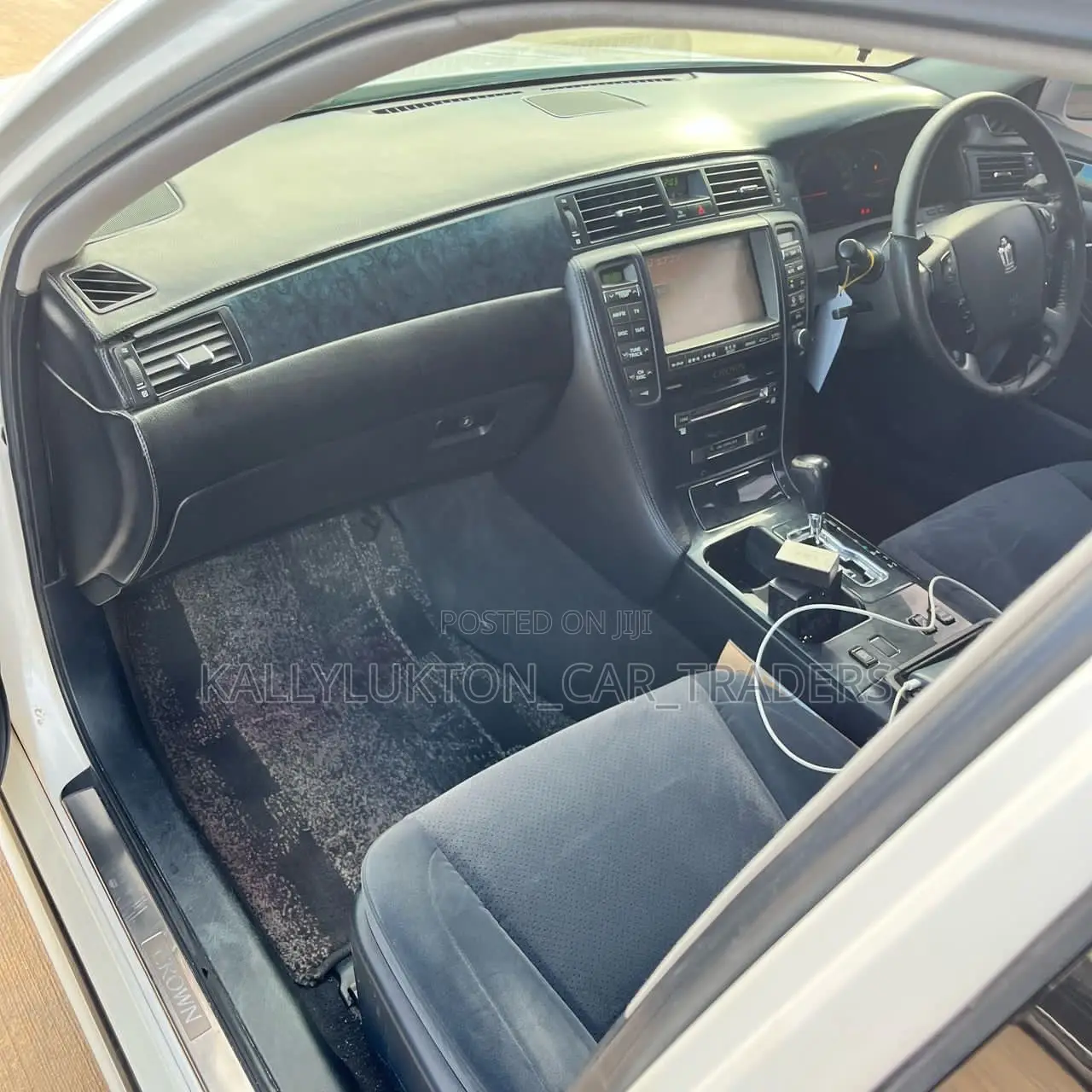 Toyota Crown 2009 White