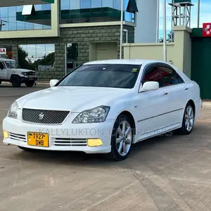 Toyota Crown 2009 White