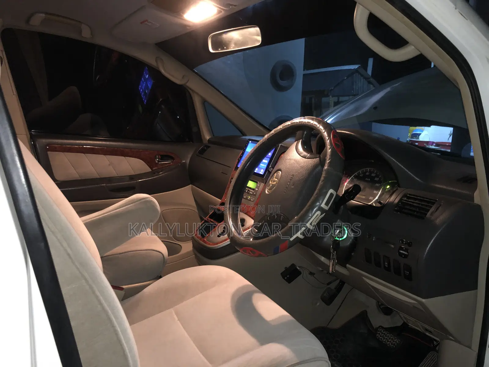 Toyota Crown 2009 White