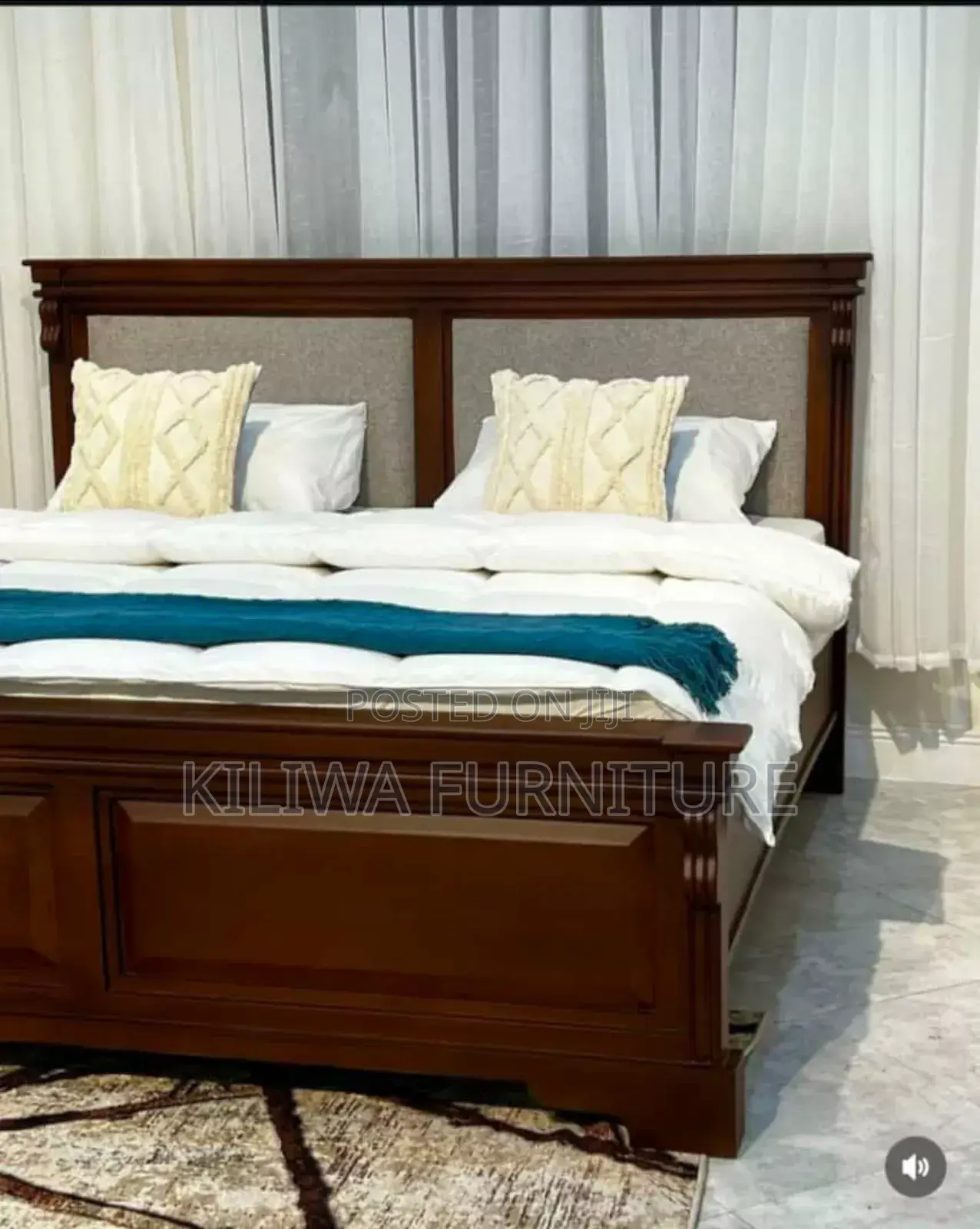Kitanda Cha Mbao 5*6 Kizuri Sana