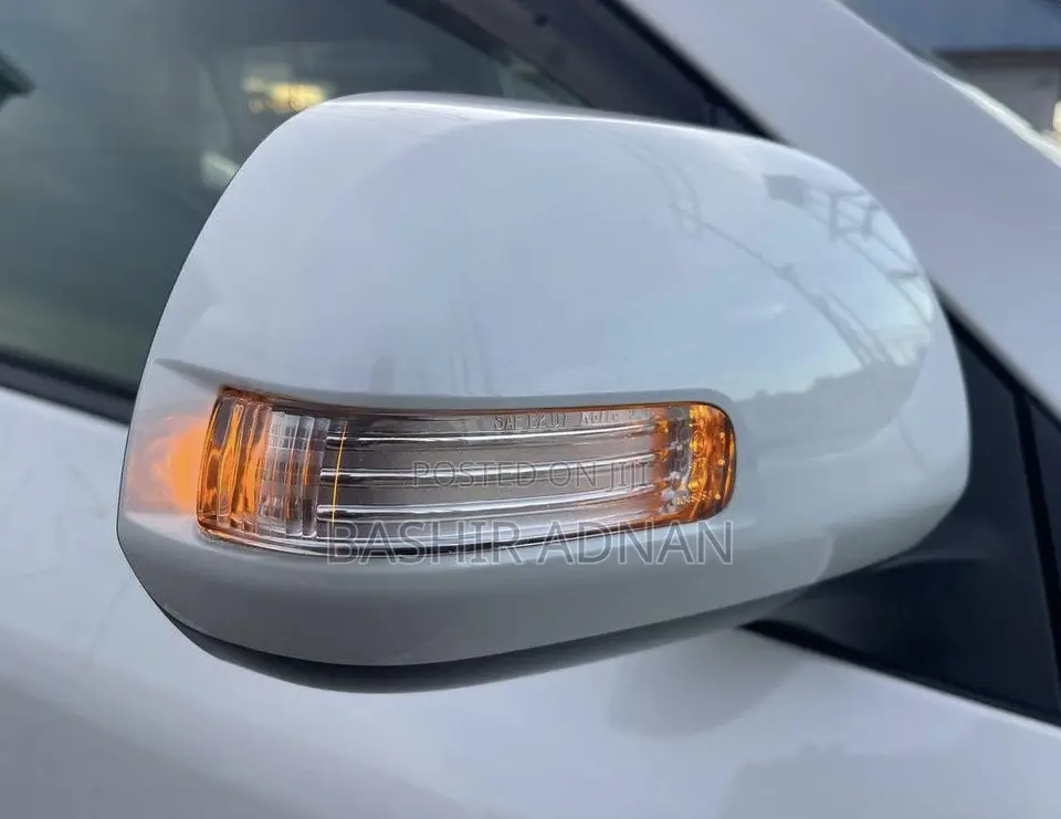 Toyota Vanguard 2011 White