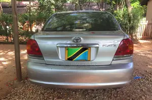 Toyota Platz 1.3 AWD 2003 Silver