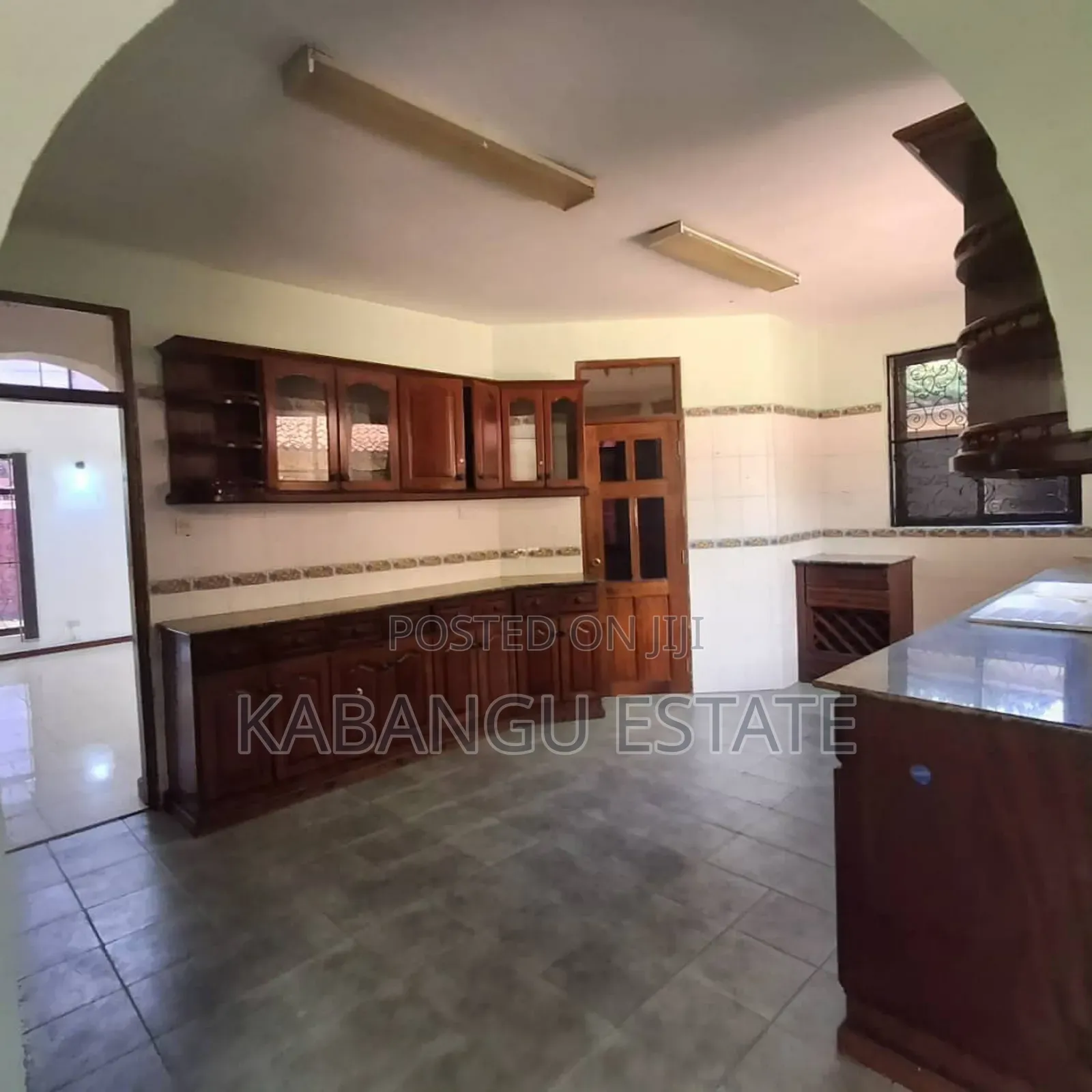 5bdrm House in Mbezibeach for rent