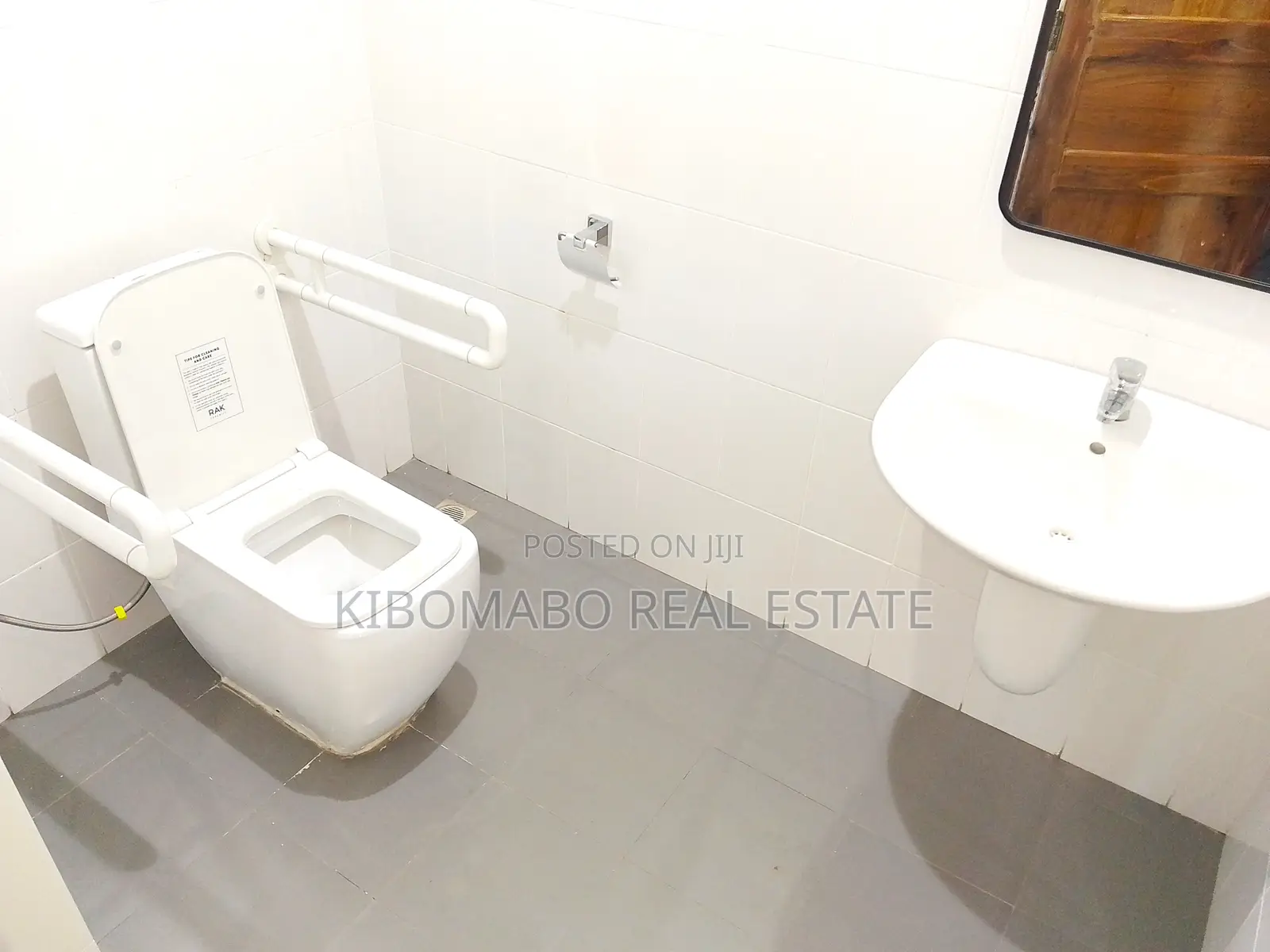 Office Space 200 - 400sqm Modern, Rental - Oysterbay || Ada Estate