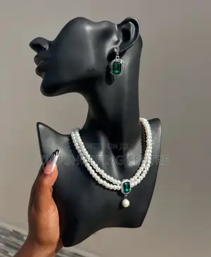 Pearls Set