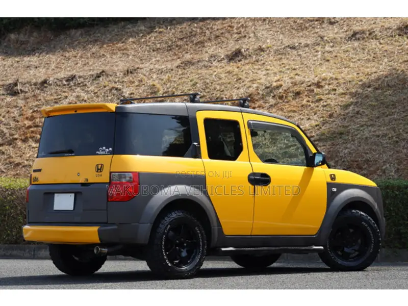 Honda Element 2003 Yellow