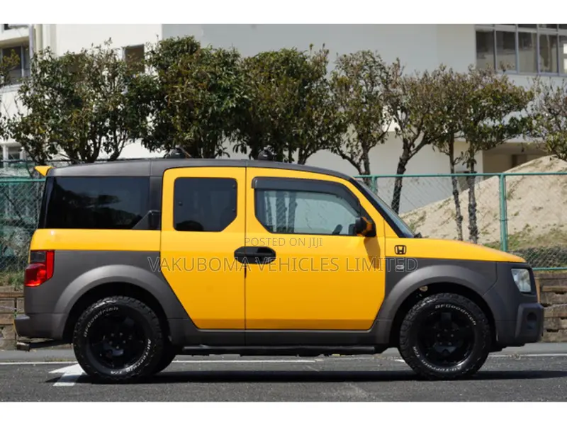 Honda Element 2003 Yellow