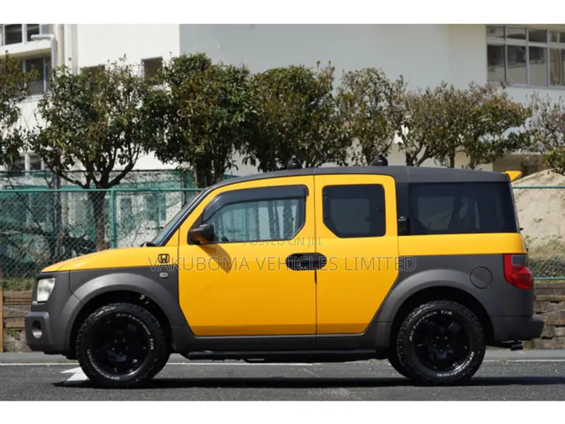 Honda Element 2003 Yellow