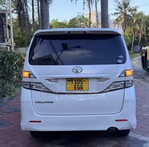 Toyota Vellfire 2010 White