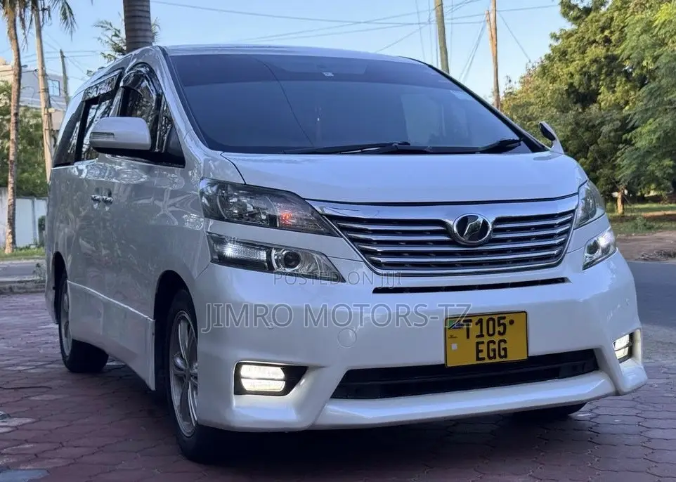 Toyota Vellfire 2010 White