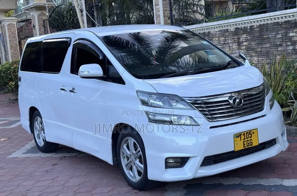 Toyota Vellfire 2010 White