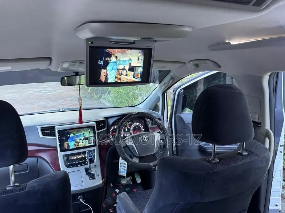 Toyota Vellfire 2010 White