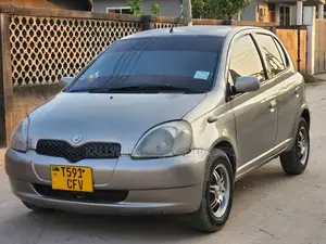 Toyota Vitz 2003 Silver