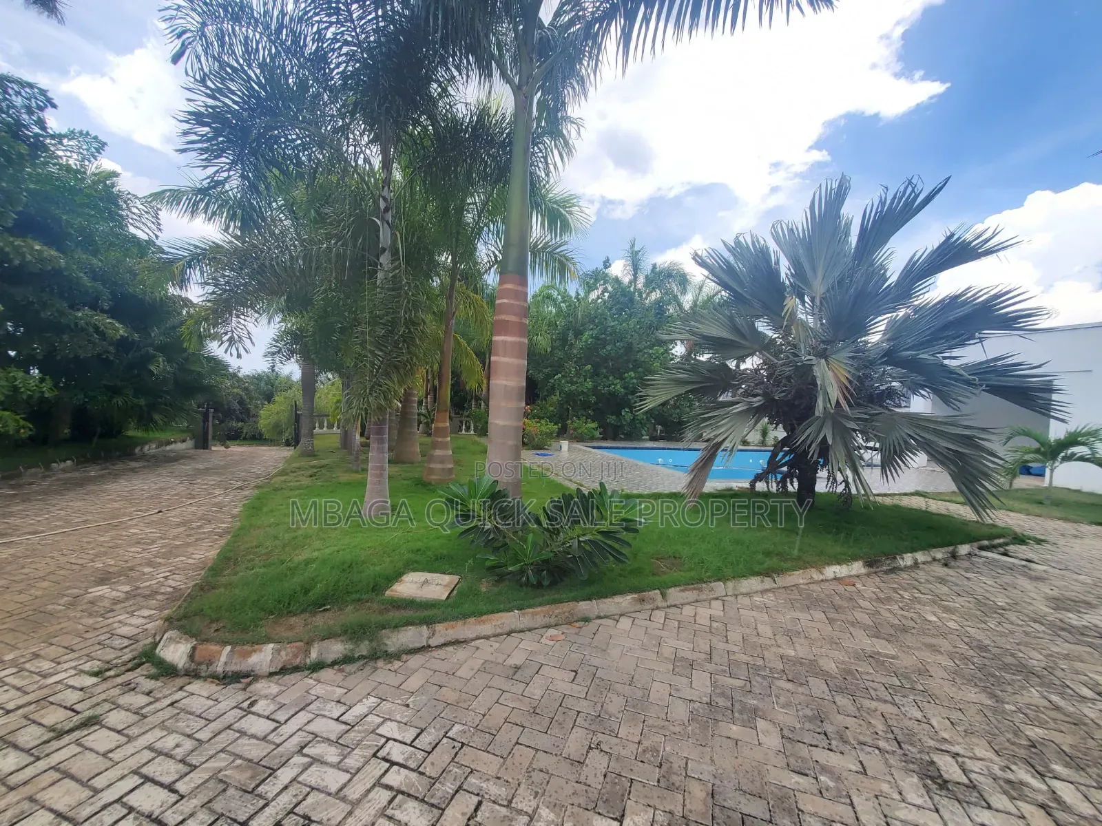 Furnished 4bdrm House in Madale Polisi, Goba for sale