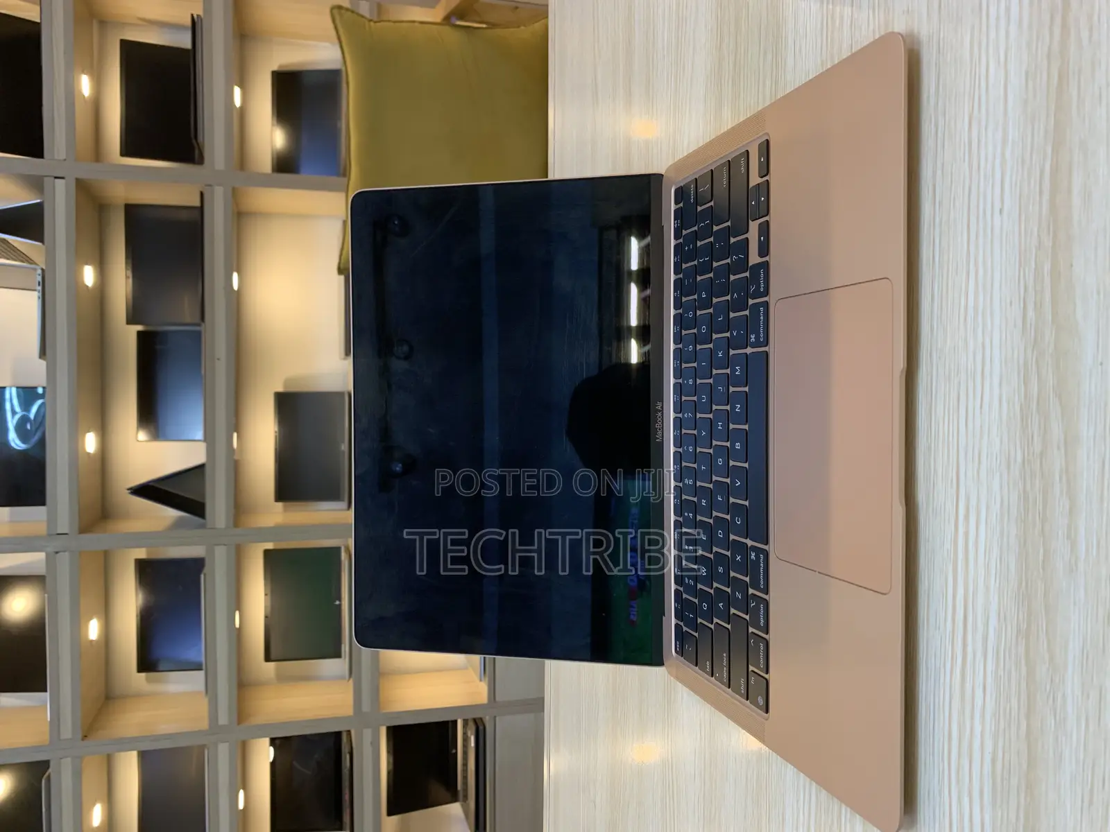 New Laptop Apple MacBook Air 2020 M1 8GB Apple M1 SSD 256GB