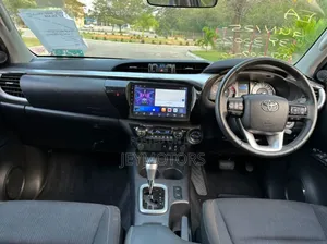 Toyota Hilux 2022 Gray