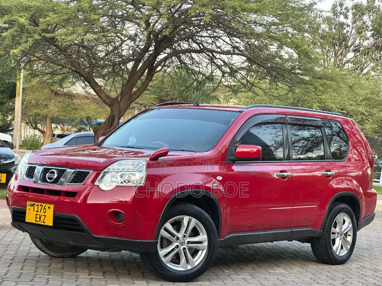 Nissan X-Trail 2011 Red