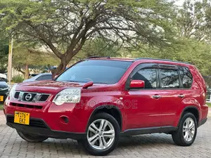 Nissan X-Trail 2011 Red