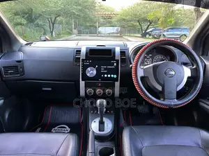 Nissan X-Trail 2011 Red