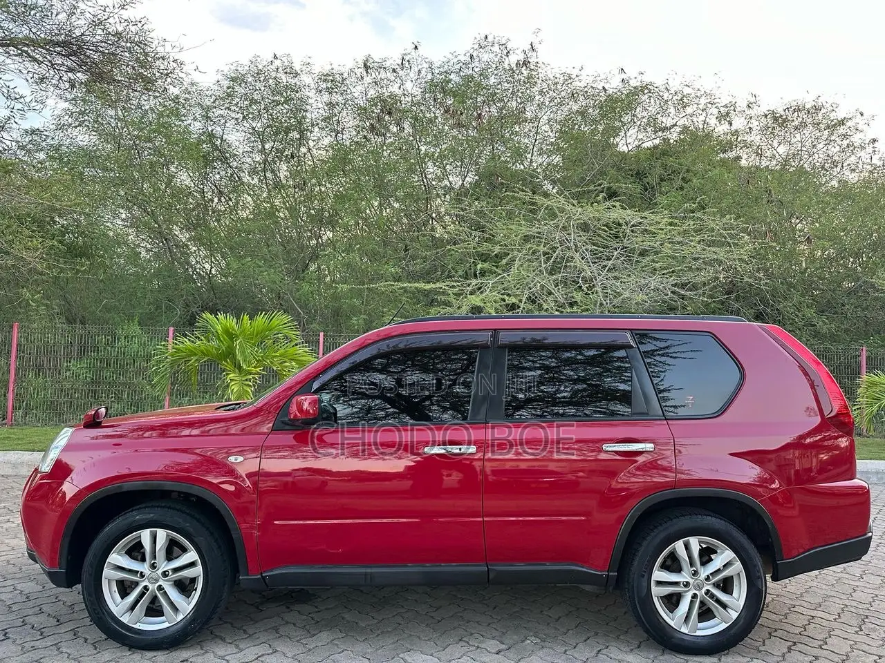 Nissan X-Trail 2011 Red