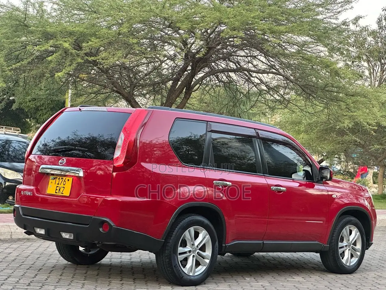 Nissan X-Trail 2011 Red