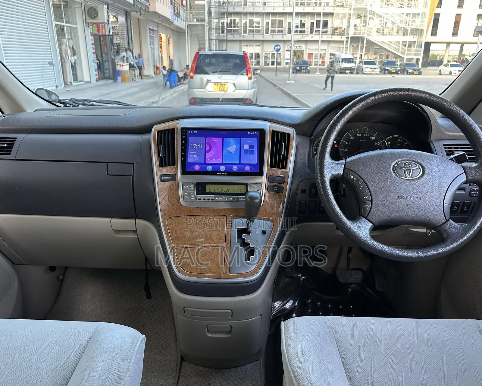 Toyota Alphard 2.4 Petrol FWD 2007 White