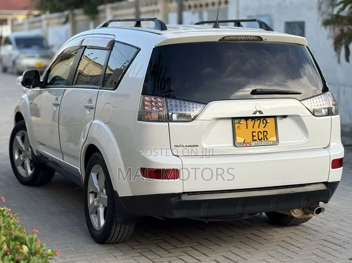 Mitsubishi Outlander 2006 White
