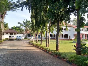 5bdrm House in Dalalipapaatzseven, Msasani for sale