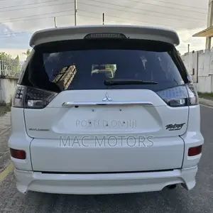 Mitsubishi Outlander 2011 Pearl