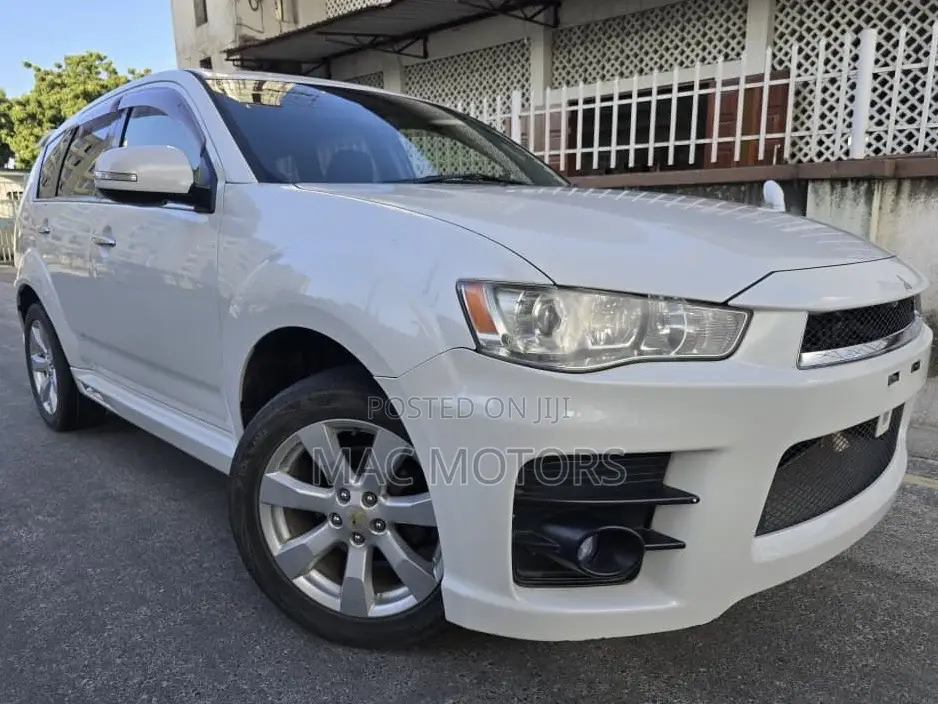 Mitsubishi Outlander 2011 Pearl