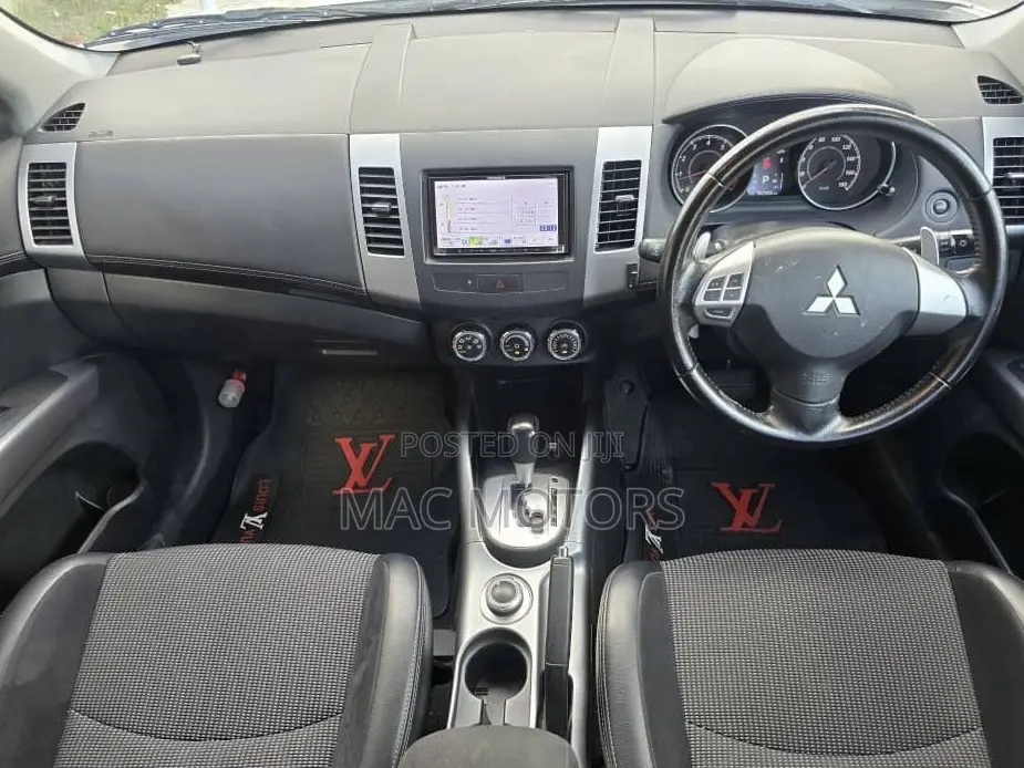 Mitsubishi Outlander 2011 Pearl