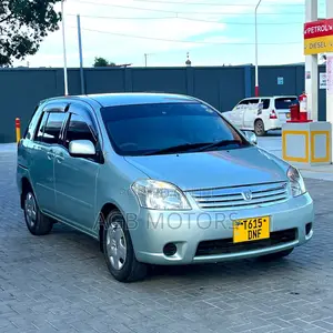 Toyota Raum 2005 Blue