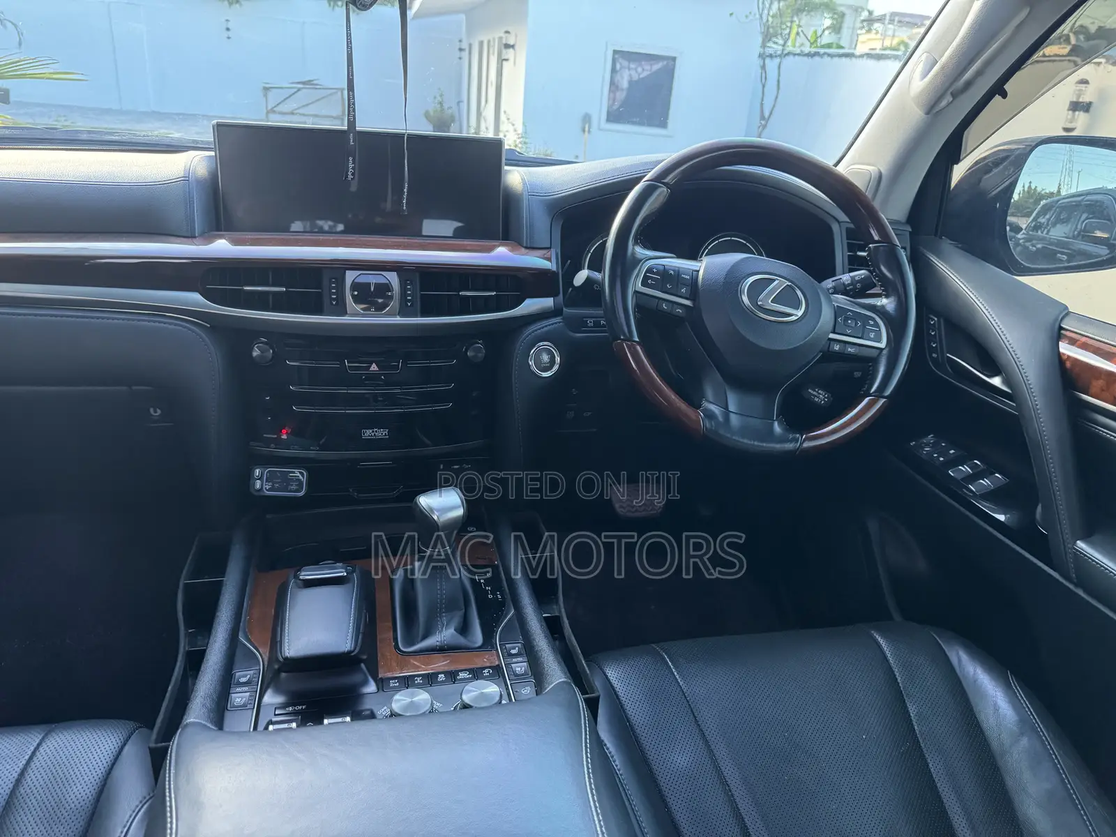 Lexus LX 570 AWD 2016 Black