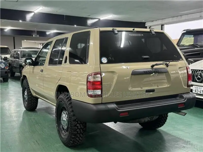 Nissan Terrano 2000 Brown