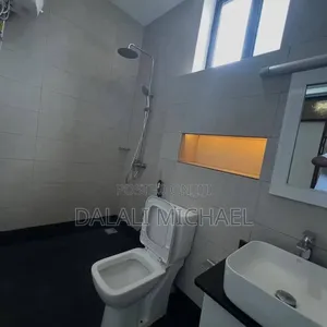 5bdrm House in Msasani Beach for sale