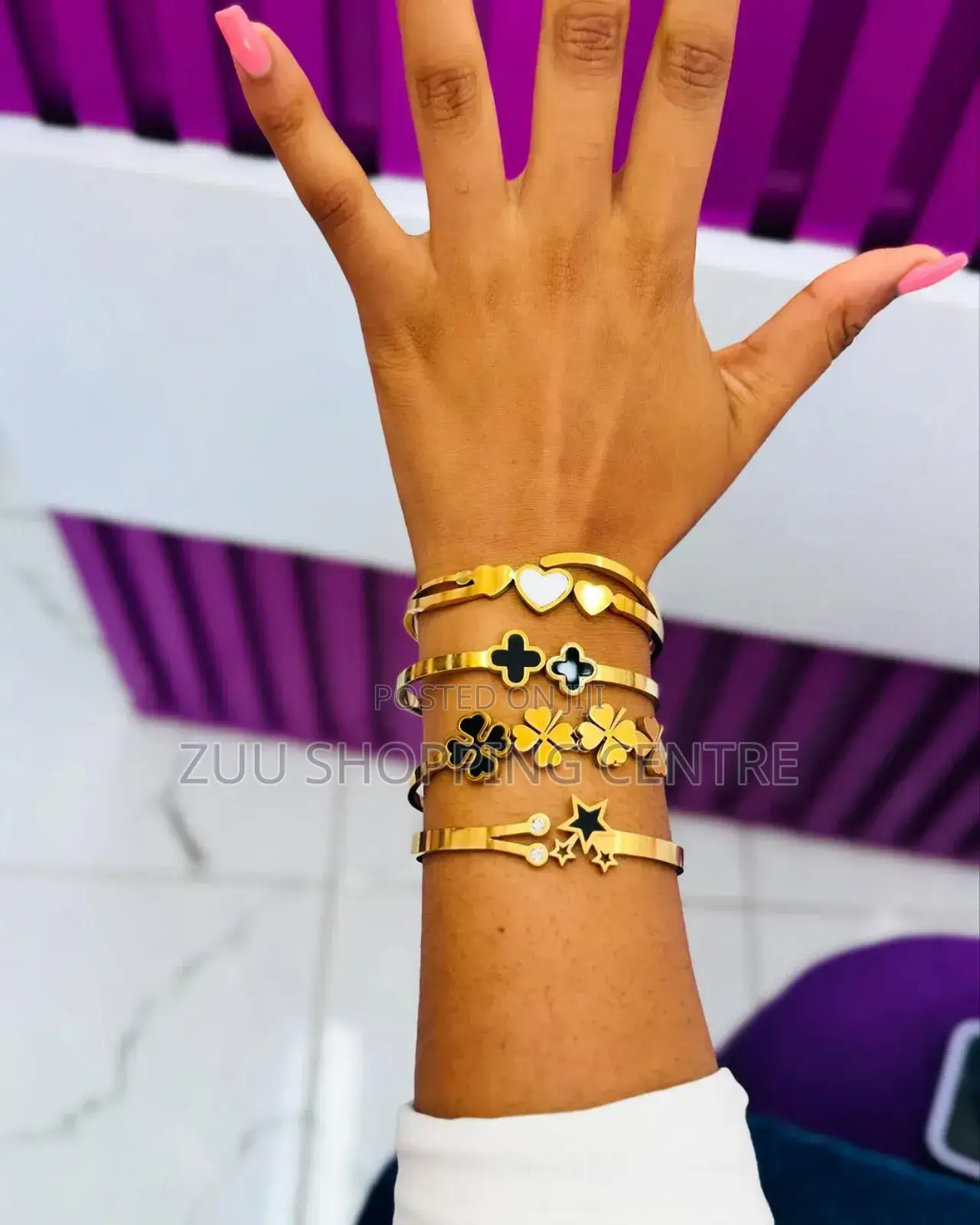 Smart and Simple Bracelet