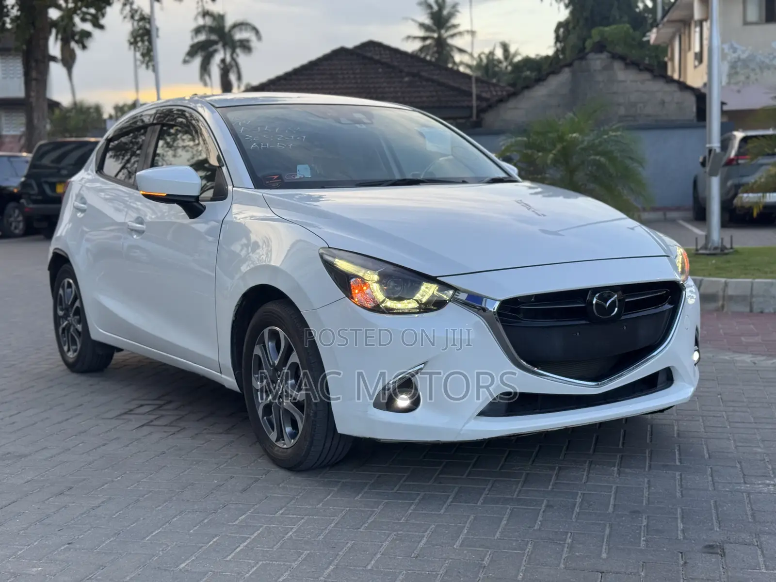 Mazda Demio 2018 White