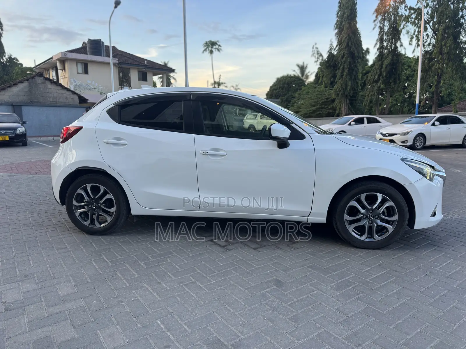 Mazda Demio 2018 White