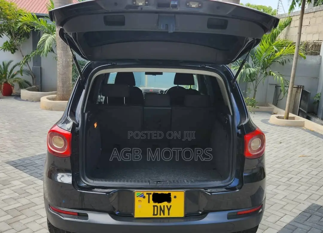 Volkswagen Tiguan 2.0 S 2009 Black