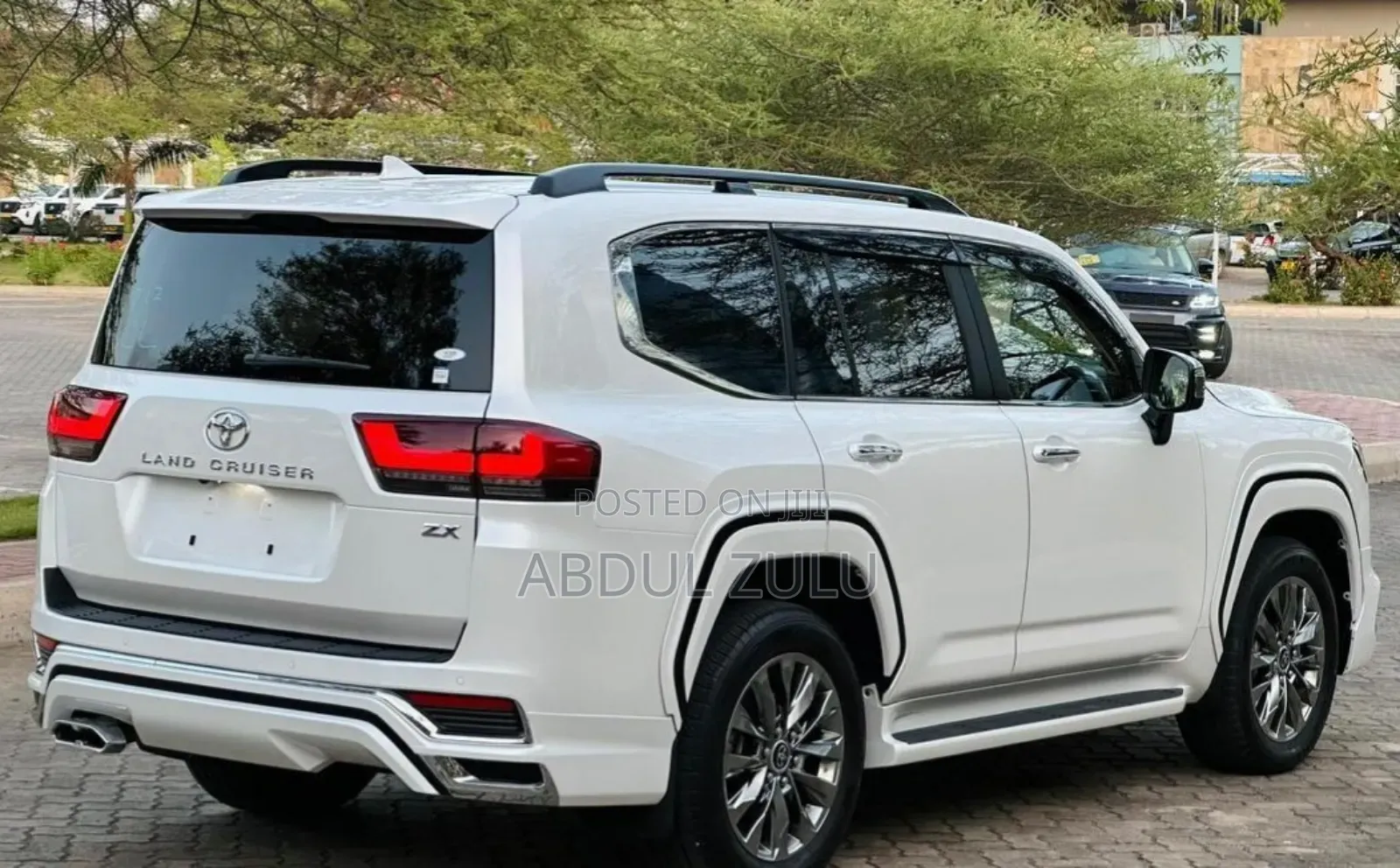 Toyota Land Cruiser 2022 White
