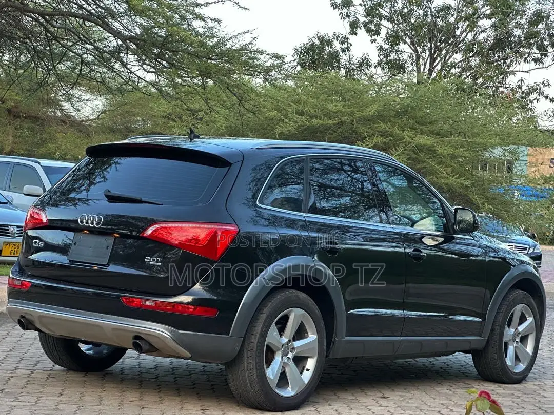 Audi Q5 2.0T Premium Quattro 2012 Black