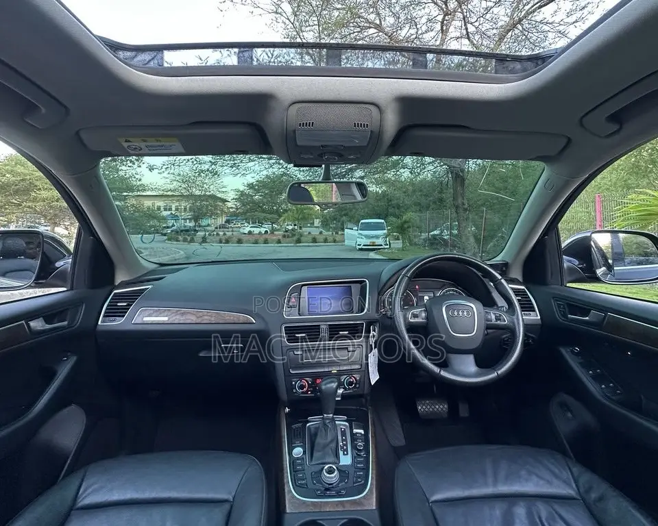 Audi Q5 2.0T Premium Quattro 2011 Black