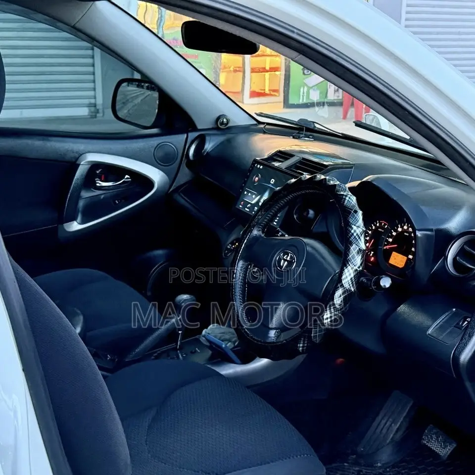 Toyota RAV4 2007 White