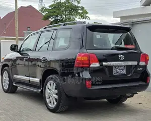 Toyota Land Cruiser 4.5 V8 VXR 2015 Black