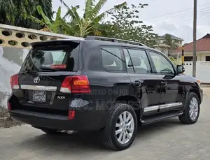 Toyota Land Cruiser 4.5 V8 VXR 2015 Black