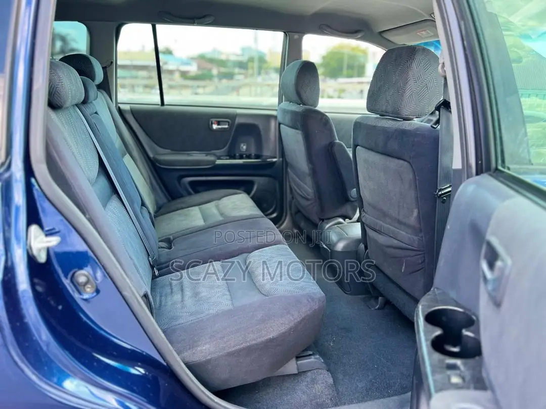 Toyota Kluger 2002 Blue