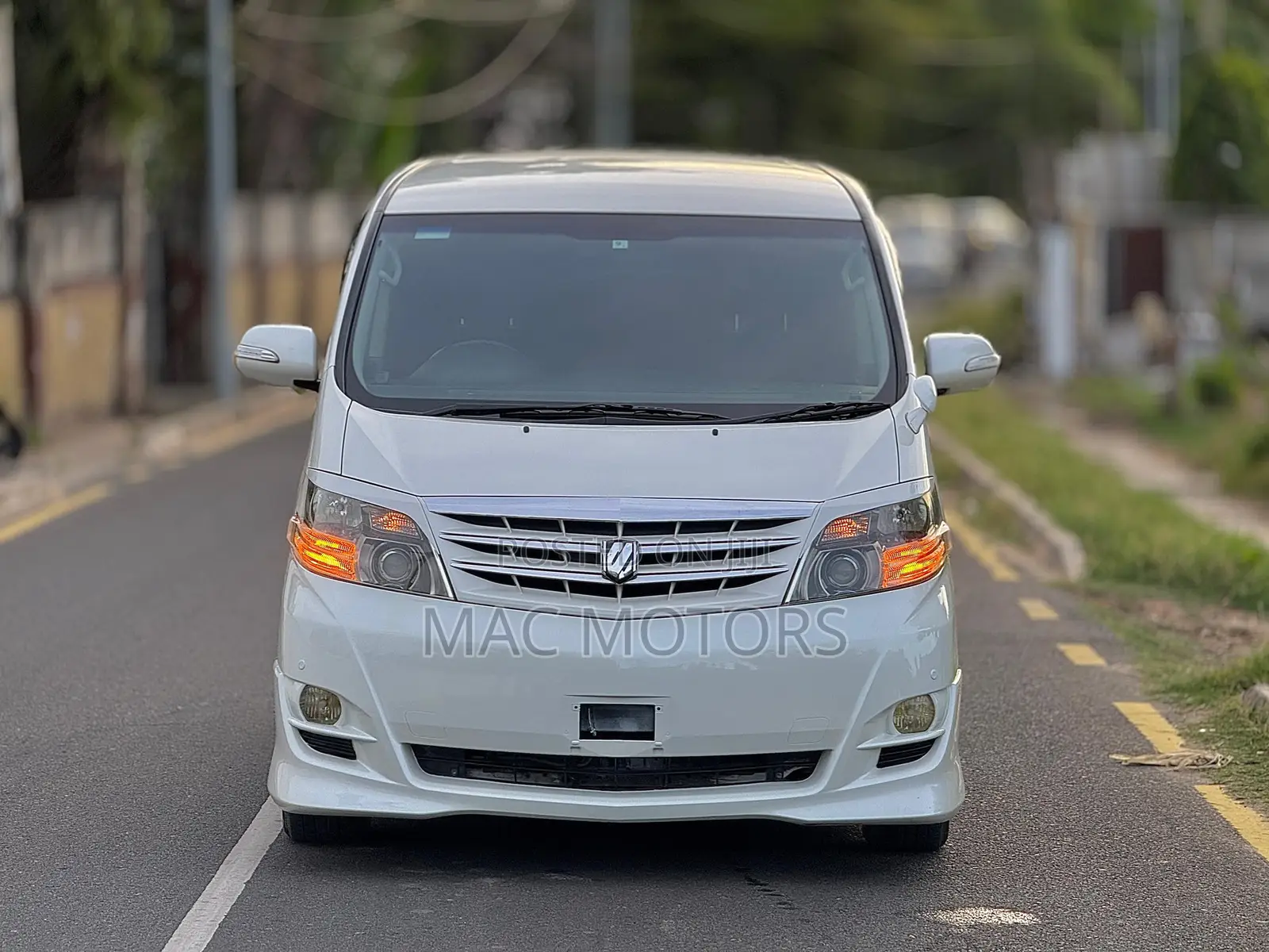 Toyota Alphard 2.4 Petrol FWD 2006 White