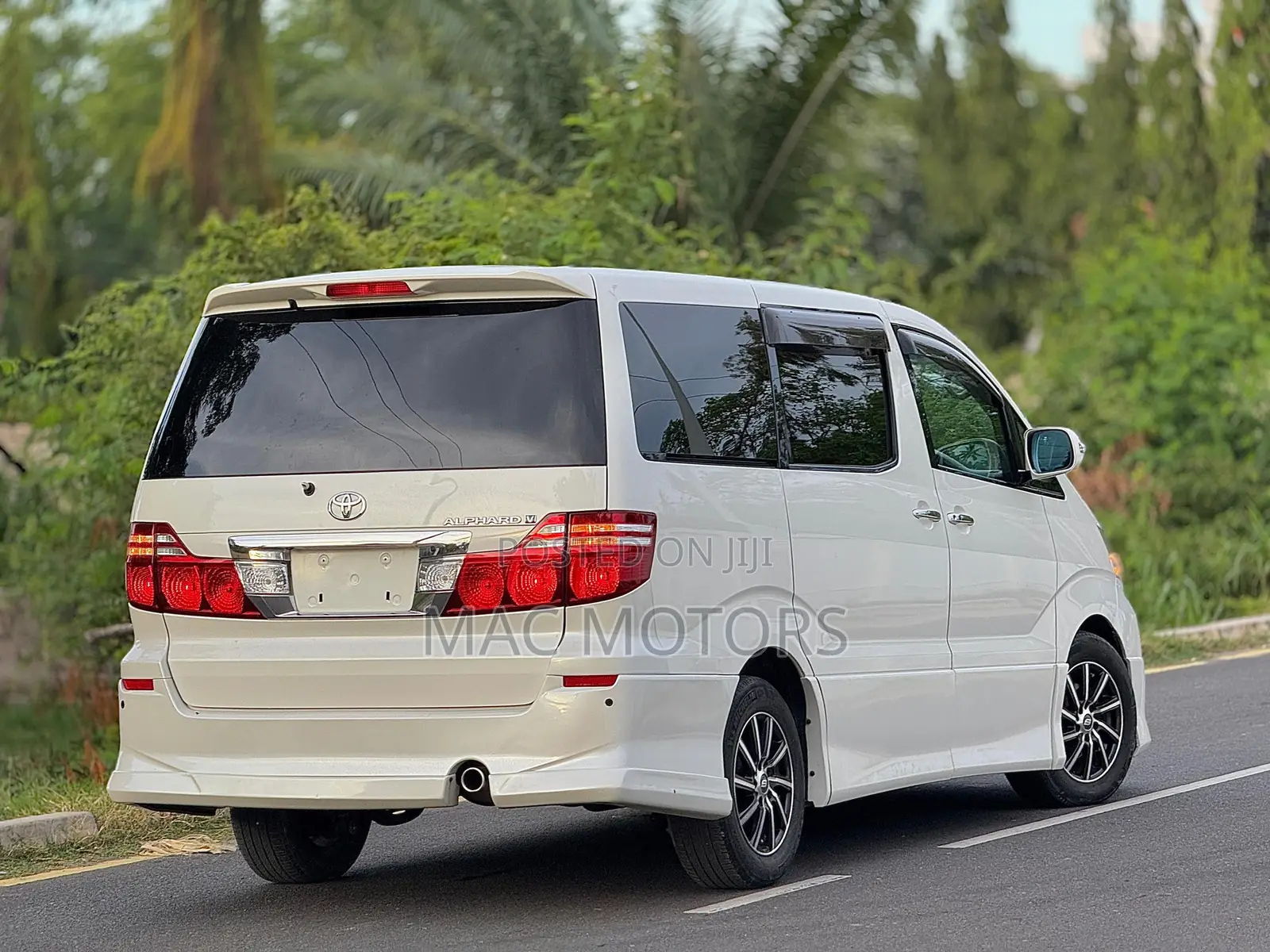 Toyota Alphard 2.4 Petrol FWD 2006 White