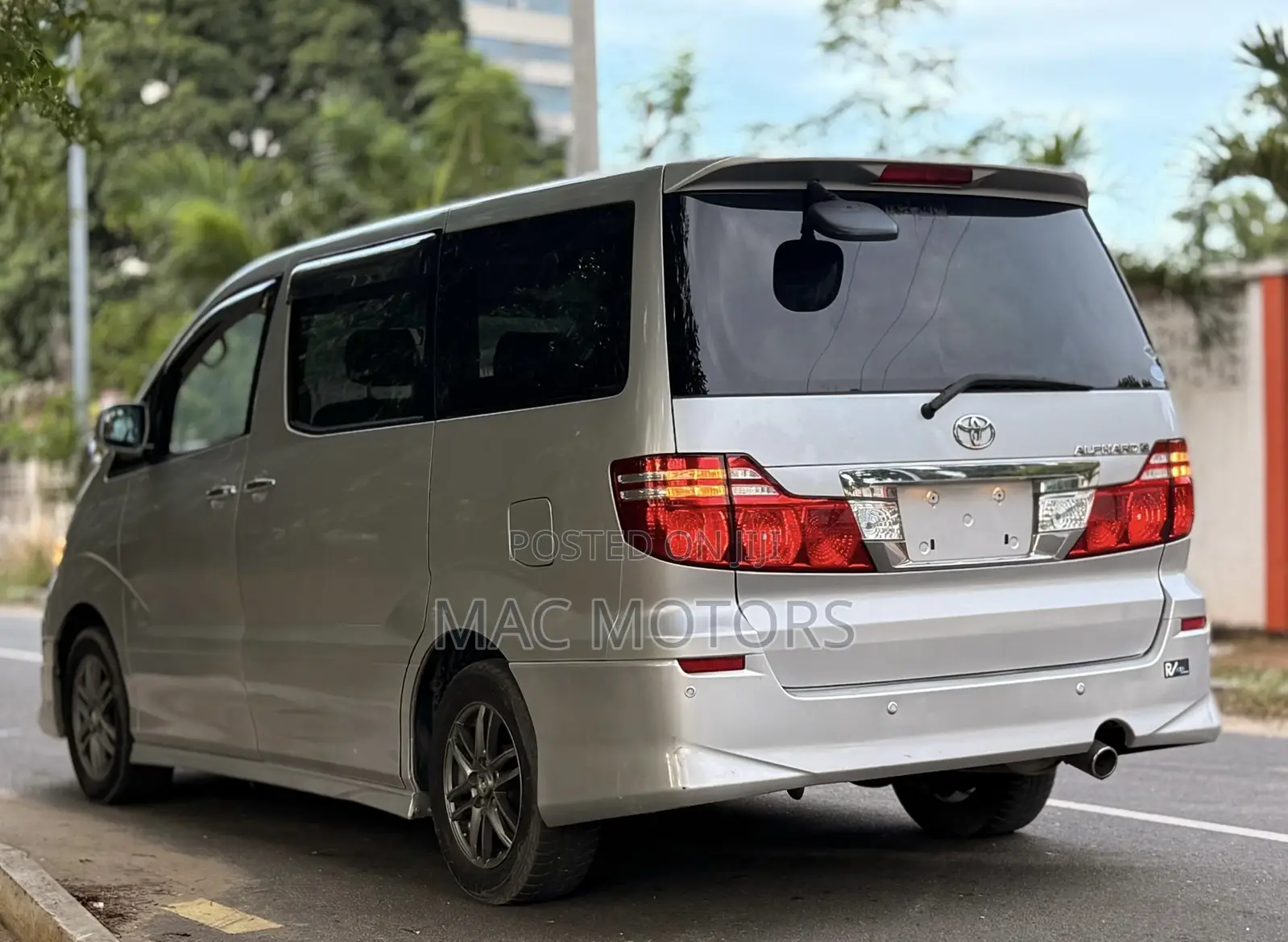 Toyota Alphard 2.4 Petrol FWD 2007 Silver