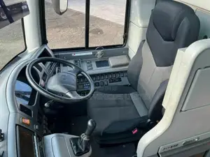 Isuzu Executive Bus 2006 Yellow